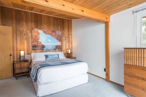 3 室のベッドルーム、WiFi (無料)、ベッドシーツ