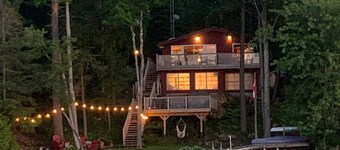 Waterfront Cottage on the Lake, with Game Room, Sunroom