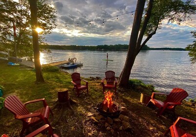 Waterfront Cottage on the Lake with Game Room & Sunroom