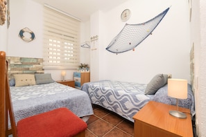 2 bedrooms, iron/ironing board, free WiFi, bed sheets