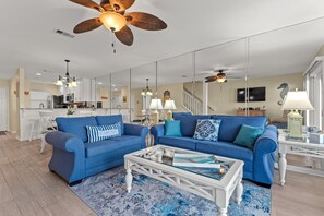 TV - CHEERFUL GULF FRONT TOWNHOME! WEST END PCB! SLEEPS 6! (Panama City Beach)