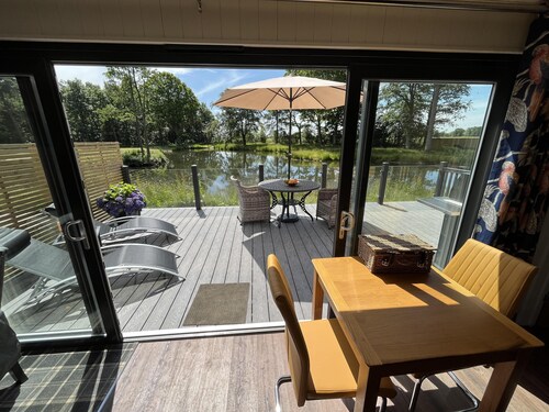 Cedar Boutique Lodge-dog, fishing and Spa access