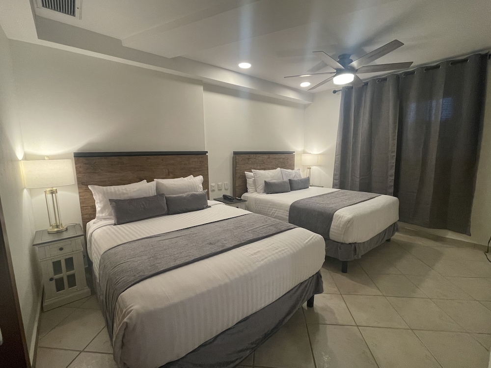 Opalo107 - 3BGround Floor - Huge Private Patio - also renting next door ...