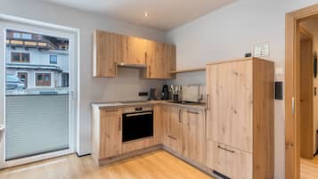 Kühlschrank, Ofen, Herdplatte, Geschirrspüler
