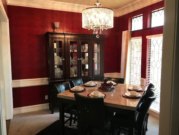 Dining - 5 bedrooms amazing heated pool and spa (Plano)