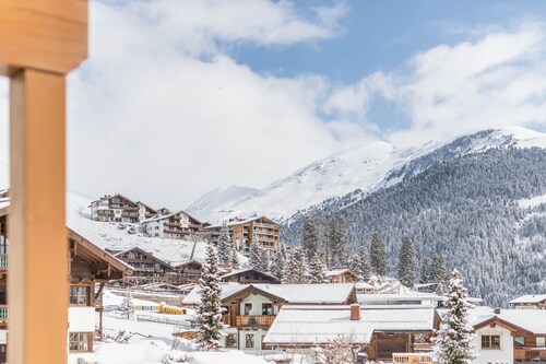 Apartment 'Luisalle Top 6' with Mountain View, Balcony and Wi-Fi