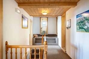 Interior - Apartment 'Unterlehenhof' with Mountain View, Balcony and Wi-Fi (Zell am Ziller)