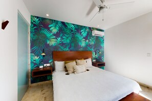 2 bedrooms, Internet, bed sheets - Dog-friendly luxe apartment in a great location with a pool, gym, & balcony (Playa del Carmen)