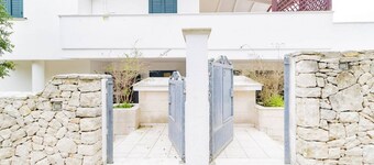 APHRODITE FLAT - BEAR TOWER