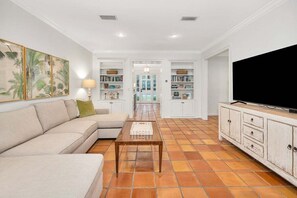 TV, fireplace, ping pong