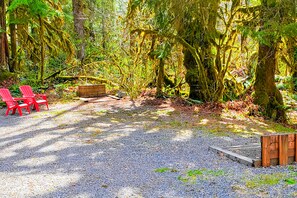 Property grounds - Secluded home with hot tub, firepit, & deck - peaceful location (Gold Bar)
