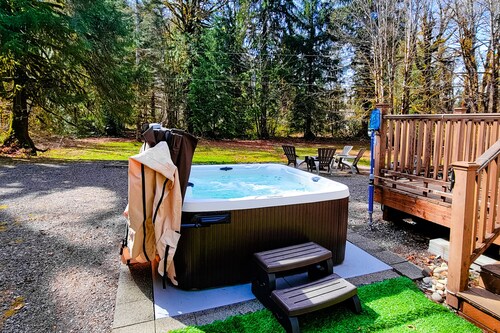 Secluded home with hot tub, firepit, & deck - peaceful location