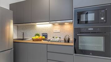 Frigorífic, forn, placa de cuina i rentaplats
