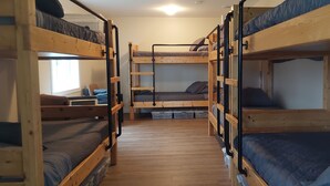 3 bedrooms, WiFi, bed sheets - Quiet, private, retreat with waterview. Close to town. Pet friendly.  (Tignish)