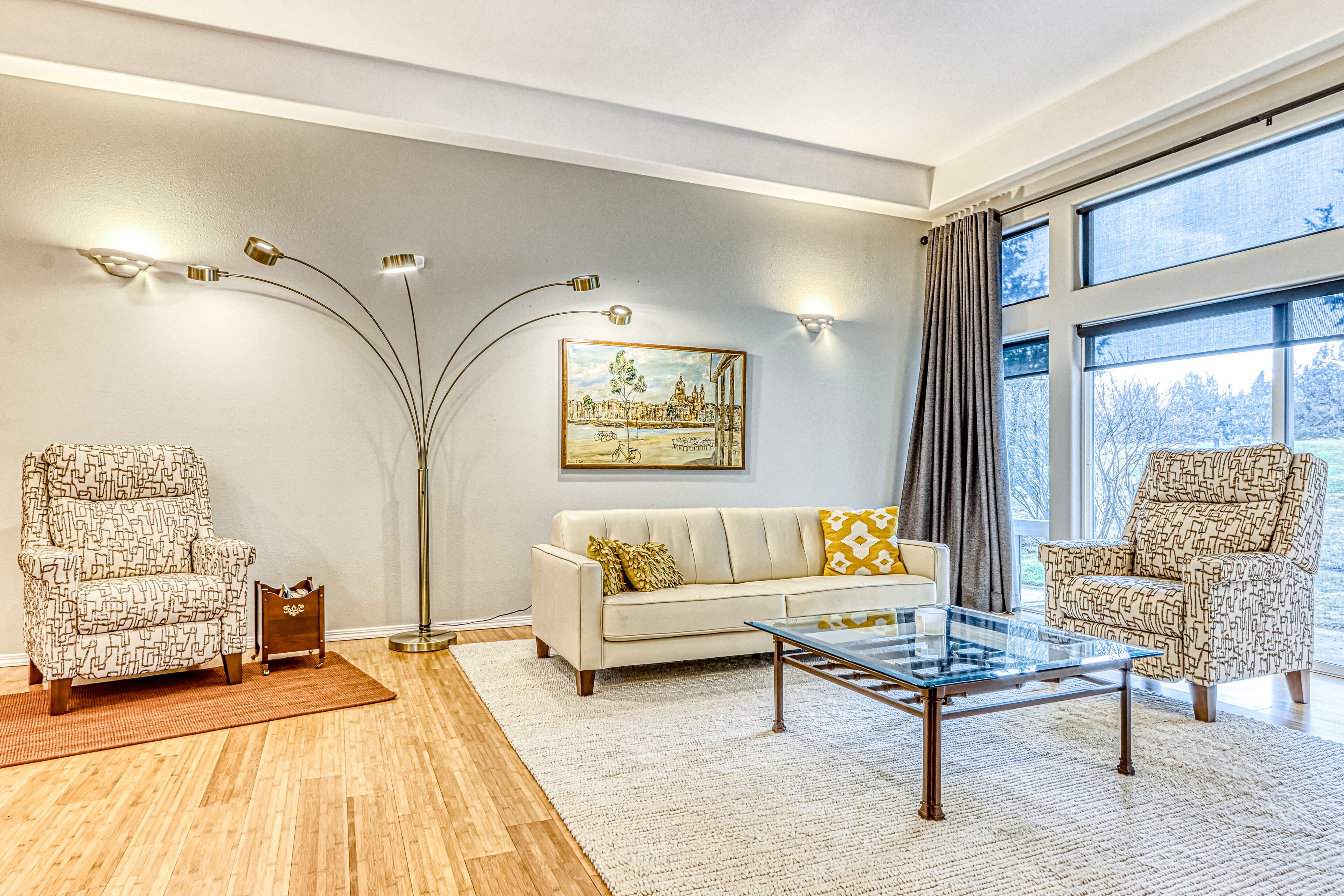 TV, fireplace, offices