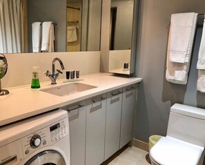 Hair dryer, towels, shampoo - Edgewater area, heart of Miami, beautiful totally renovated estudio (Miami)