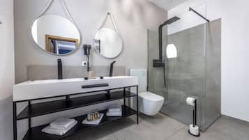 Luxury Suite, 1 King Bed, Non Smoking, Air conditioning | Room amenity