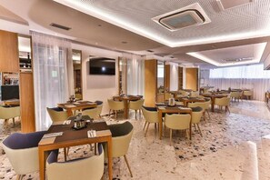 Dining - Carine Hotel Centar (Podgorica)