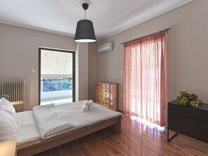 2 bedrooms, iron/ironing board, free WiFi - Kotopouli 14 2 bd apt close to children's hospital (Zografou)