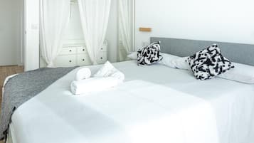 3 bedrooms, iron/ironing board, Internet