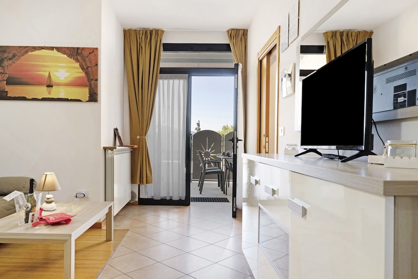 Appartement "Casa Lucy" Avec Vue Sur Le Lac, Piscine Partagée & Wi-fi - Malcesine