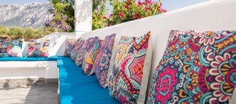 Holiday Home 'Villa S'ena E Su Juncu' with Mountain View, Wi-Fi & Air Conditioning