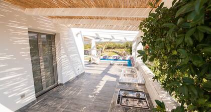 Holiday Home 'Villa S'ena E Su Juncu' with Mountain View, Wi-Fi & Air Conditioning