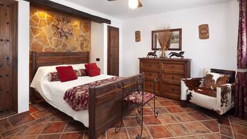 2 slaapkamers, een strijkplank/strijkijzer, gratis wifi, beddengoed