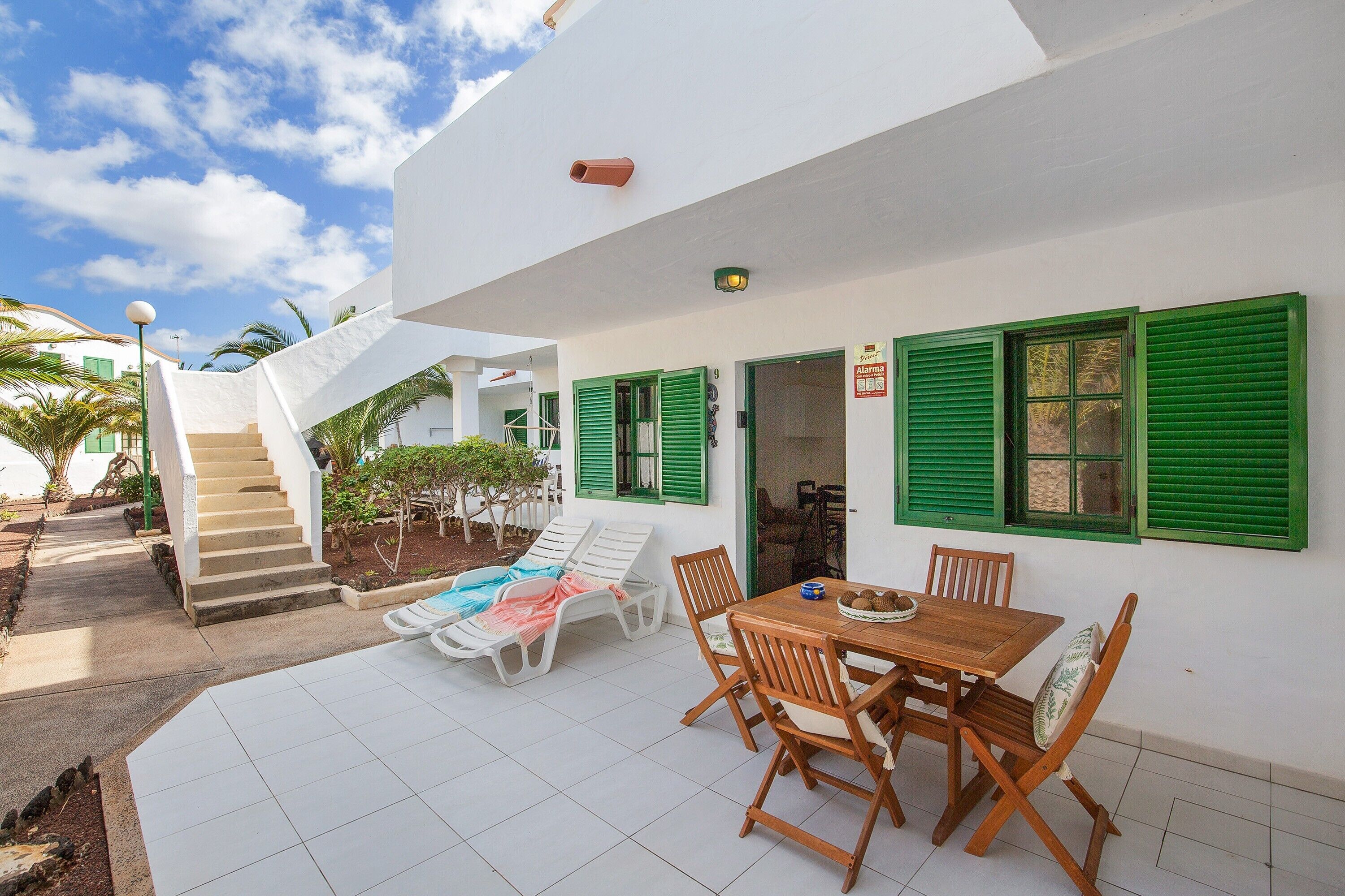 屋外ダイニングエリア