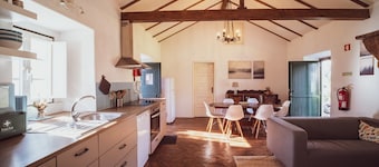 Cottage 'Vale Do Espinheiro' with Lake View, Private Garden and Wi-Fi