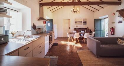 Cottage 'Vale Do Espinheiro' with Lake View, Private Garden and Wi-Fi