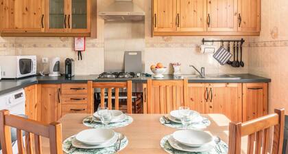 'Casa Da Olides' with Mountain View, Balcony and Wi-Fi