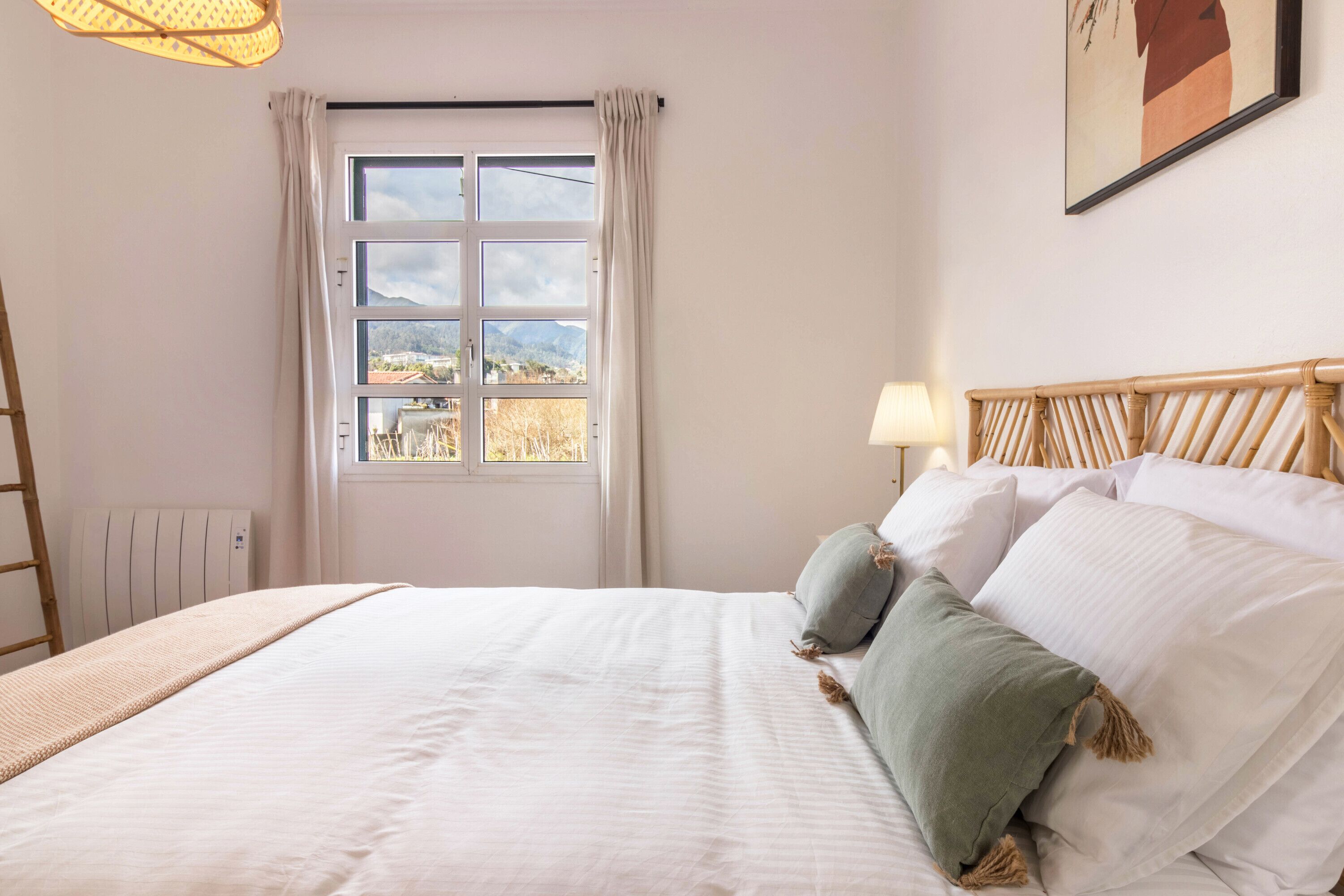 3 bedrooms, iron/ironing board, free WiFi, bed sheets