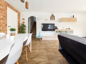 Games room - Villa "Naizan" with Private Pool, 3 Terraces and Wi-Fi (Ametlla de Mar)