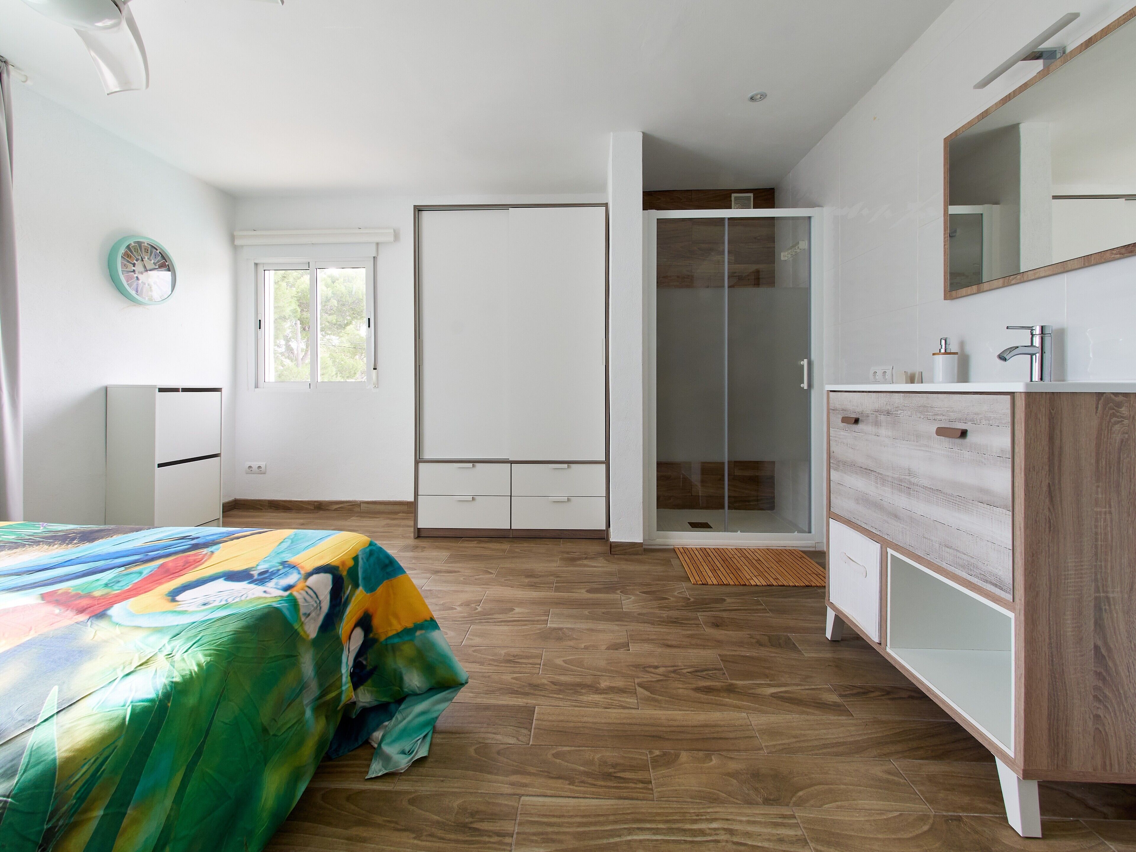 6 chambres, fer et planche à repasser, Wi-Fi gratuit, draps fournis