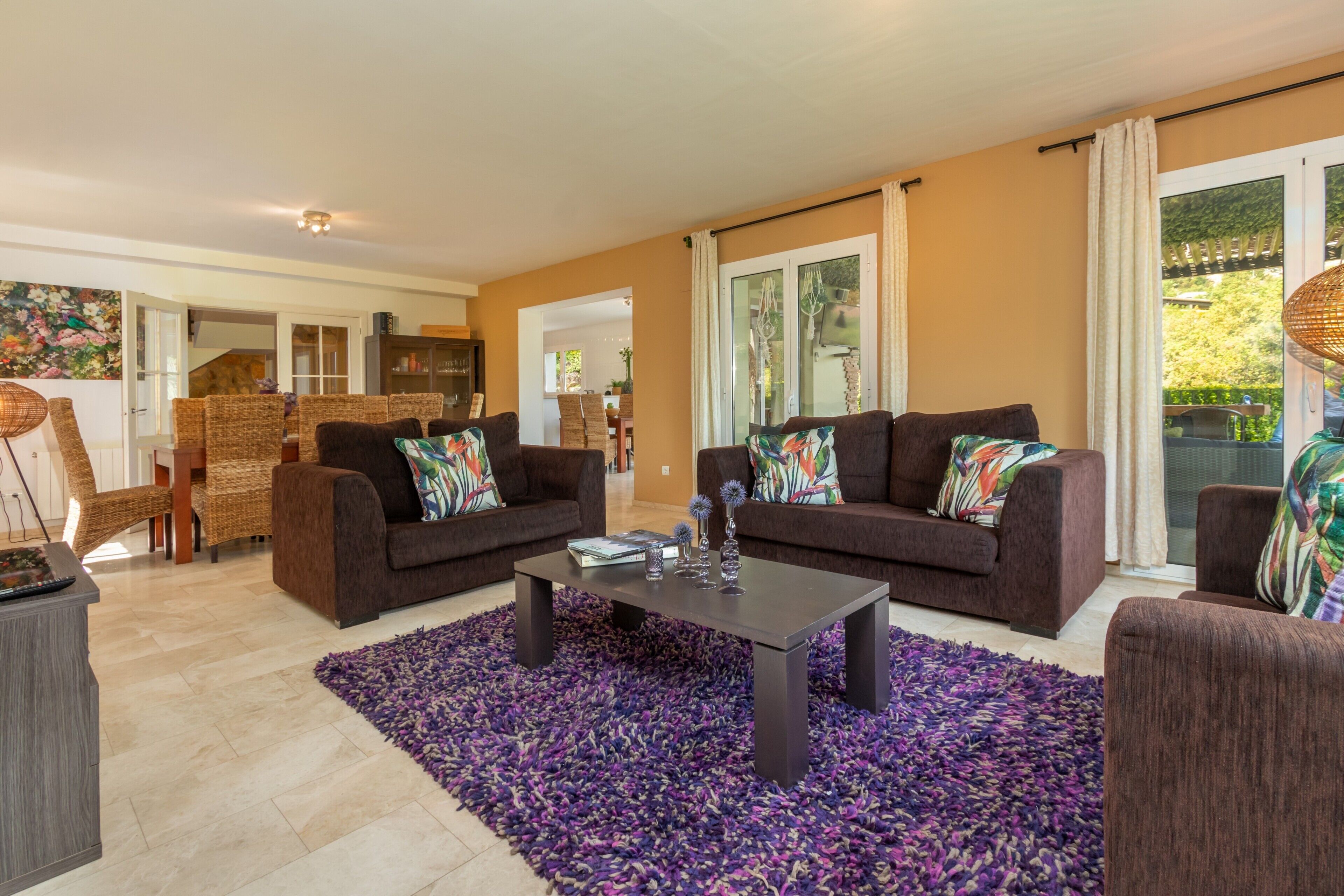 TV, fireplace, DVD player, stereo