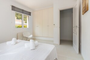 6 chambres, fer et planche à repasser, Wi-Fi gratuit, draps fournis