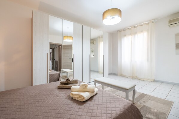 2 camere, ferro/asse da stiro, Wi-Fi gratuito, lenzuola