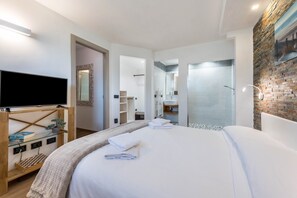 2 chambres, fer et planche à repasser, Wi-Fi gratuit, draps fournis