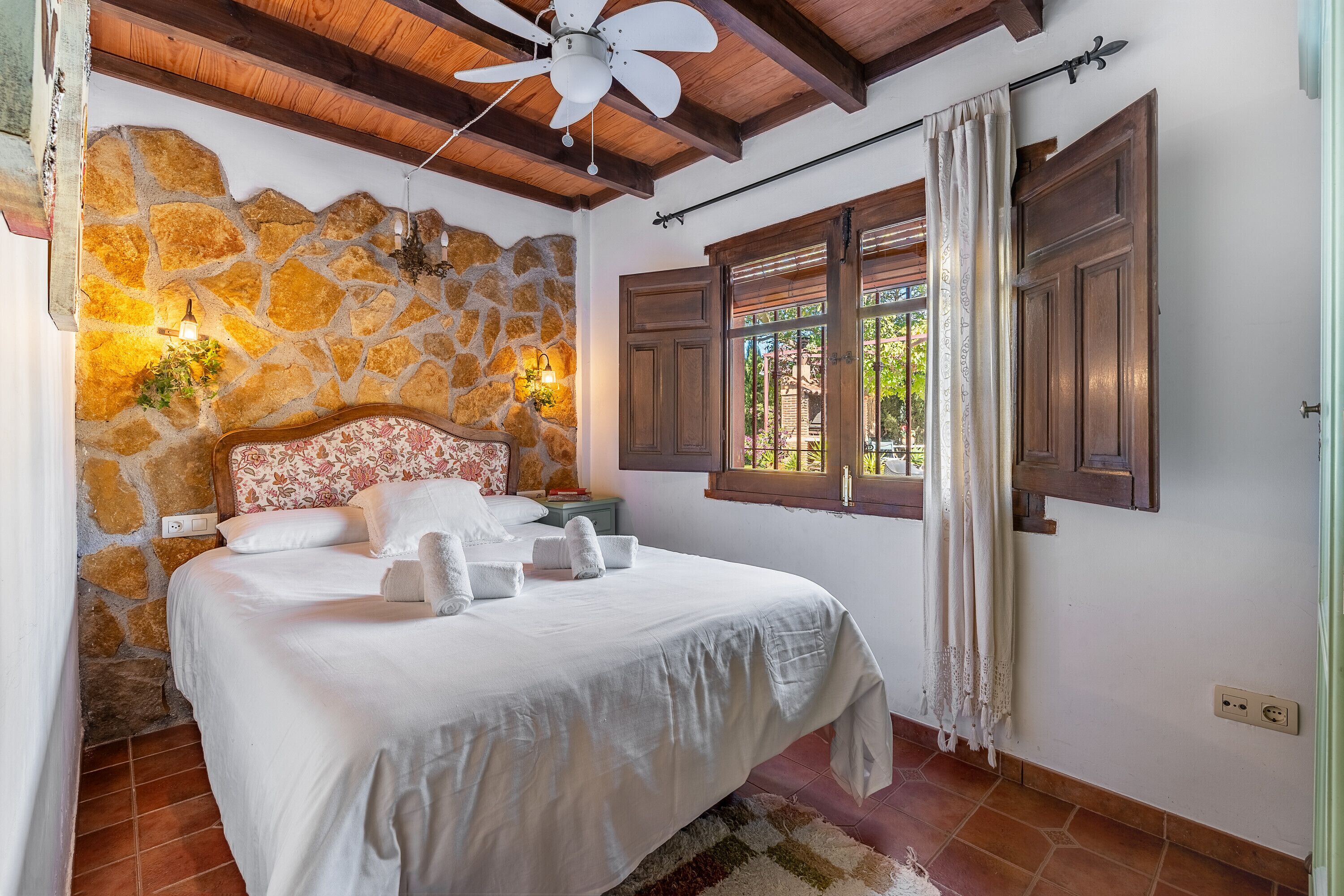 4 habitaciones, wifi gratis y ropa de cama 