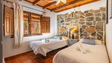 4 habitaciones, wifi gratis y ropa de cama