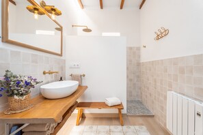Een douche, een haardroger