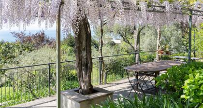 Villa 'Uliveto' with Sea View, Wi-Fi and Air Conditioning