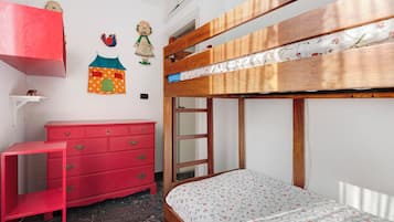 4 Schlafzimmer, BĂŒgeleisen/BĂŒgelbrett, kostenloses WLAN, BettwĂ€sche