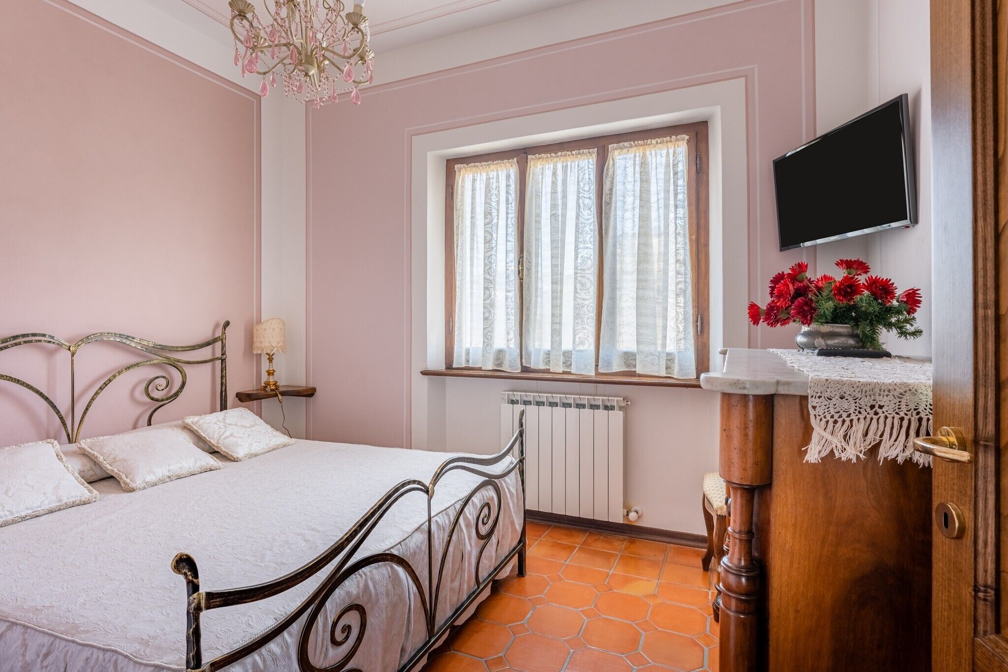 1 bedroom, iron/ironing board, bed sheets