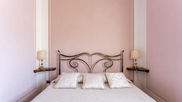 1 bedroom, iron/ironing board, bed sheets