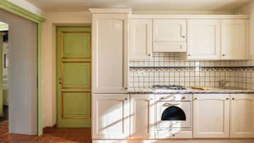 Réfrigérateur, four, plaque de cuisson, lave-vaisselle