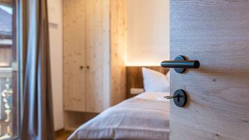 2 chambres, bureau, fer et planche à repasser, Wi-Fi gratuit