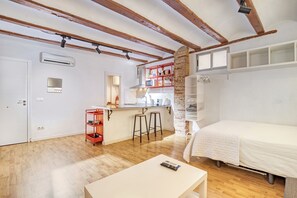 1 bedroom, iron/ironing board, free WiFi, bed sheets