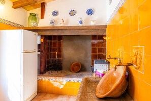 Interior - Country House "Sa Casa Des Pintor Miquel Vives 213" with Private Pool, 2 Terraces & Wi-Fi (Cala Bona)